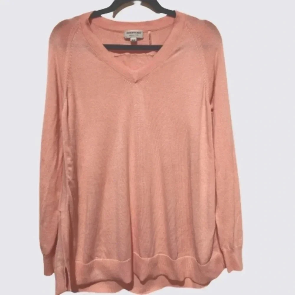 NWOT REPEAT longsleeve v neck  lightweight pink sweater Size Medium